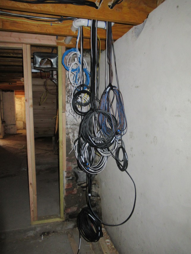 Basement wiring av.JPG