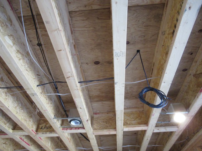 Bedroom speaker cable from downstairs.JPG