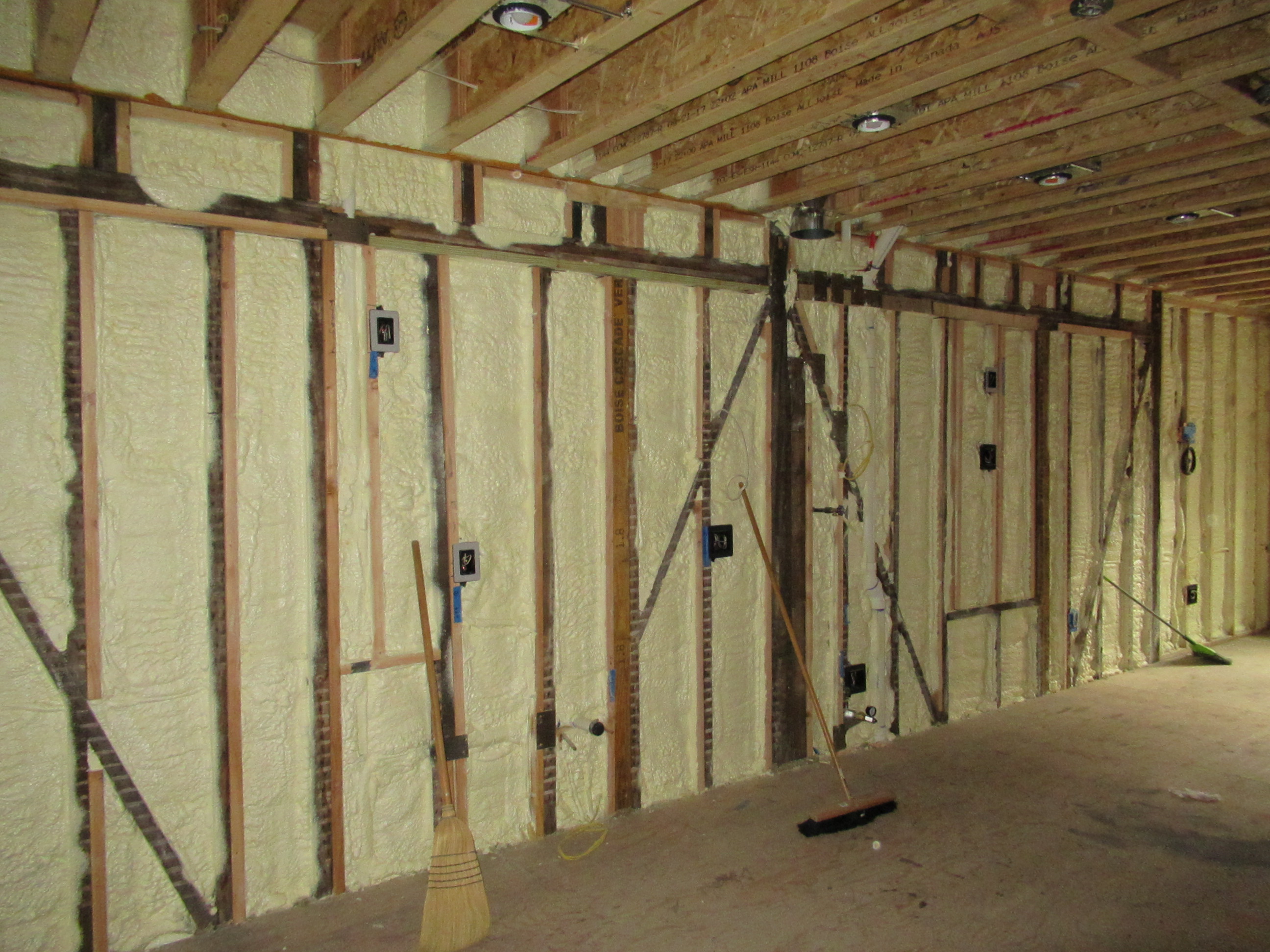 Kitchen wall insulated.JPG
